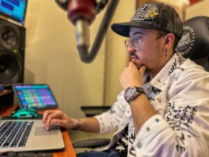 Asesoría personalizada para cantante emergente en estudio - Kael Sounds